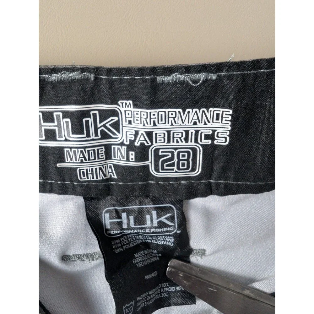Huk Performance Fishing Shorts Men's 28 Gray Graphic Fish Print Hybrid Board - Picture 11 of 14